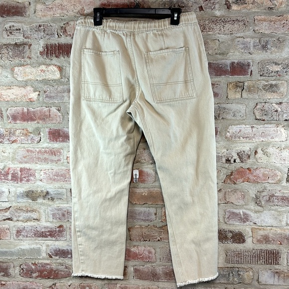 Easel cropped raw hem distressed destroyed khaki pants large - Picture 2 of 4